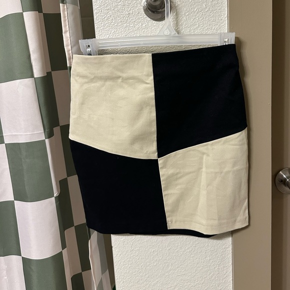 Princess Polly CELINE MINI SKIRT BEIGE / BLACK - Picture 4 of 5